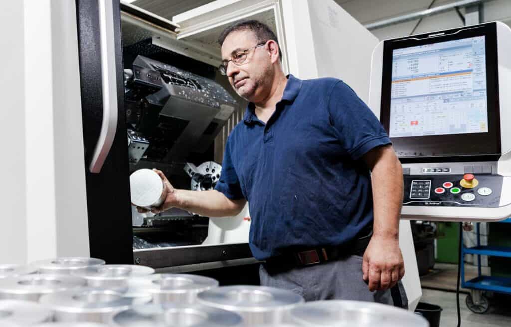 drehen mann maschine 03